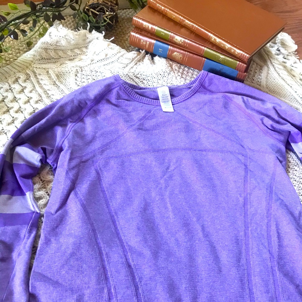 Women’s Lululemon Athletic Top